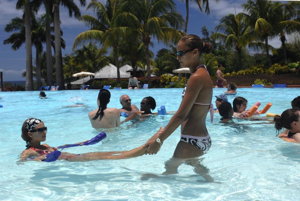 Residence Pierre & Vacances Premium Les Ilets サント・リュス エクステリア 写真